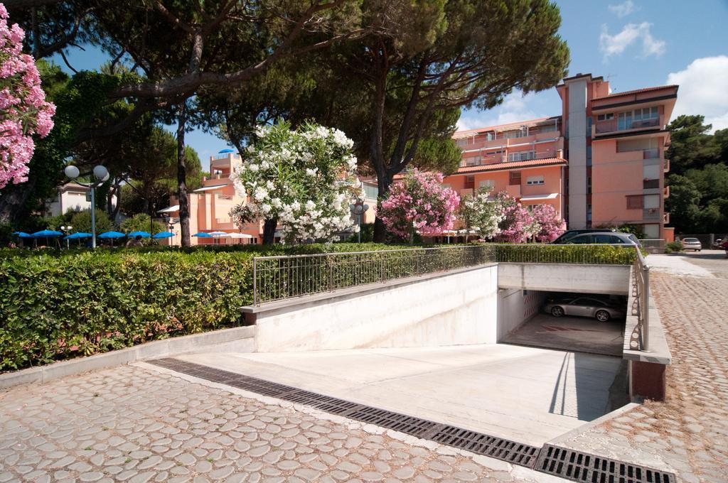 Versilia Palace Hotel Marina di Pietrasanta Exterior foto